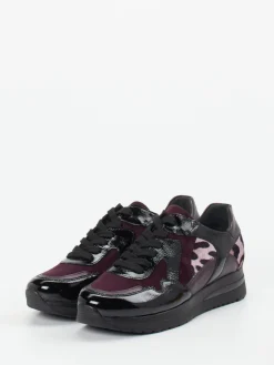 – Komfort-Sneaker aus Lackleder in Brombeer*Semler Sale