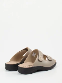 – Komfort-Pantoletten aus Metallicleder champagner*Solidus Best