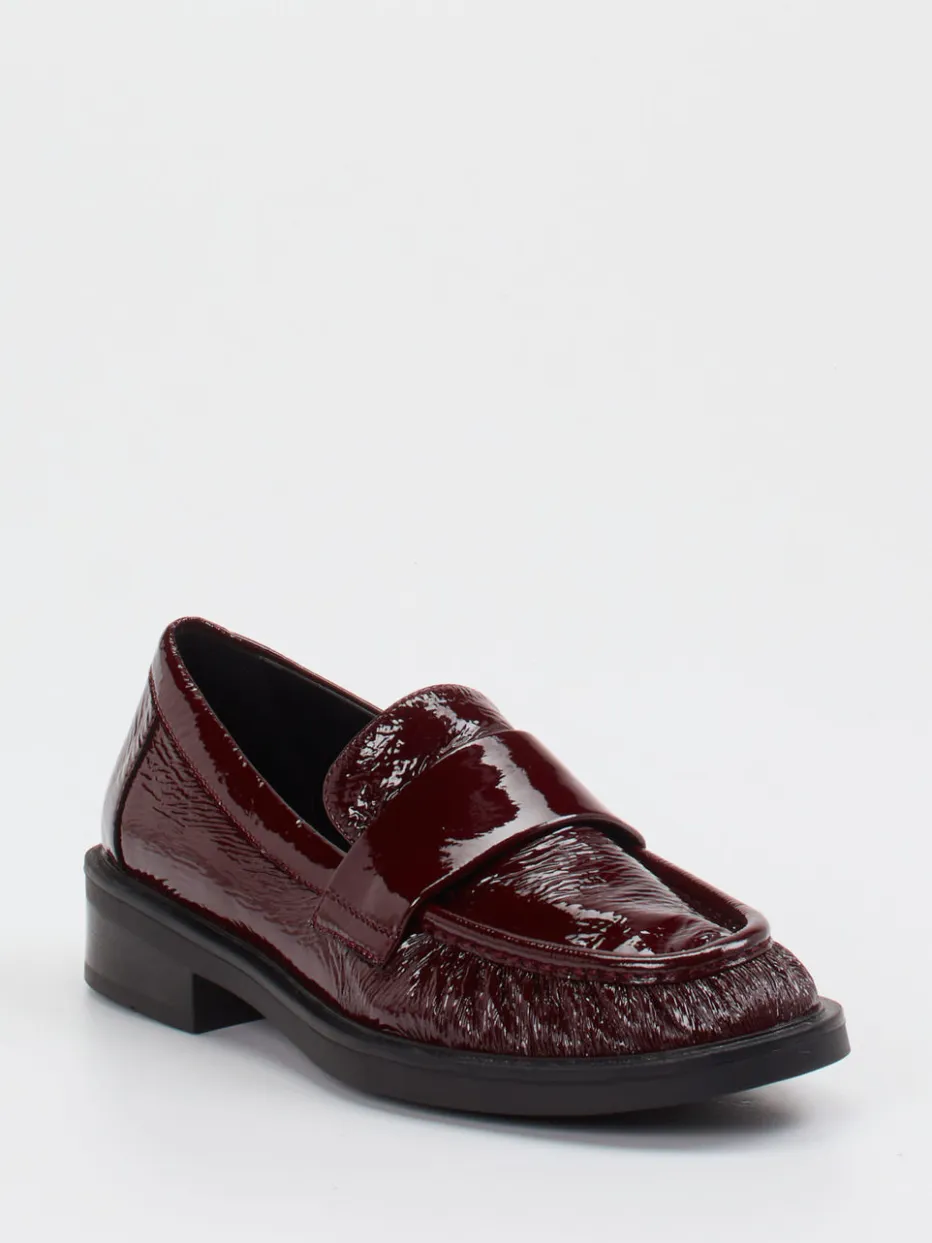– Loafer aus Lackleder in Bordeaux*Strategia Sale