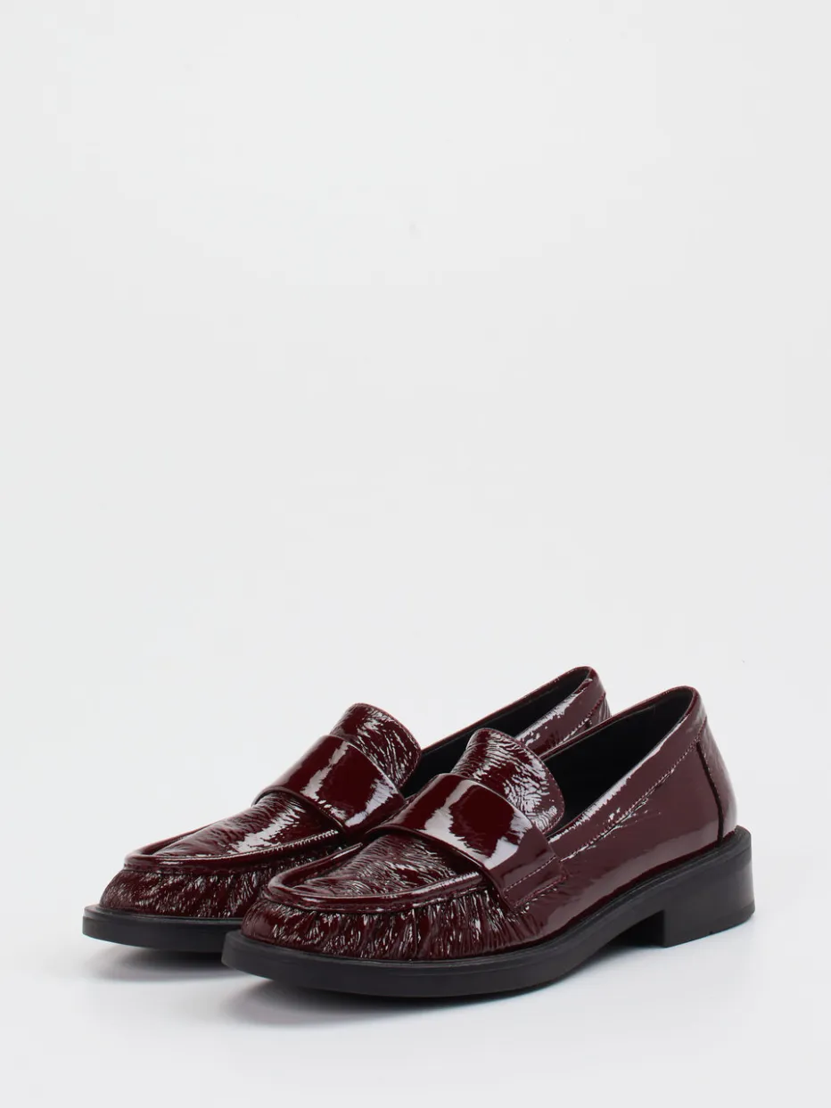 – Loafer aus Lackleder in Bordeaux*Strategia Sale
