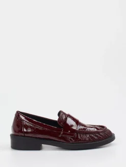 – Loafer aus Lackleder in Bordeaux*Strategia Sale