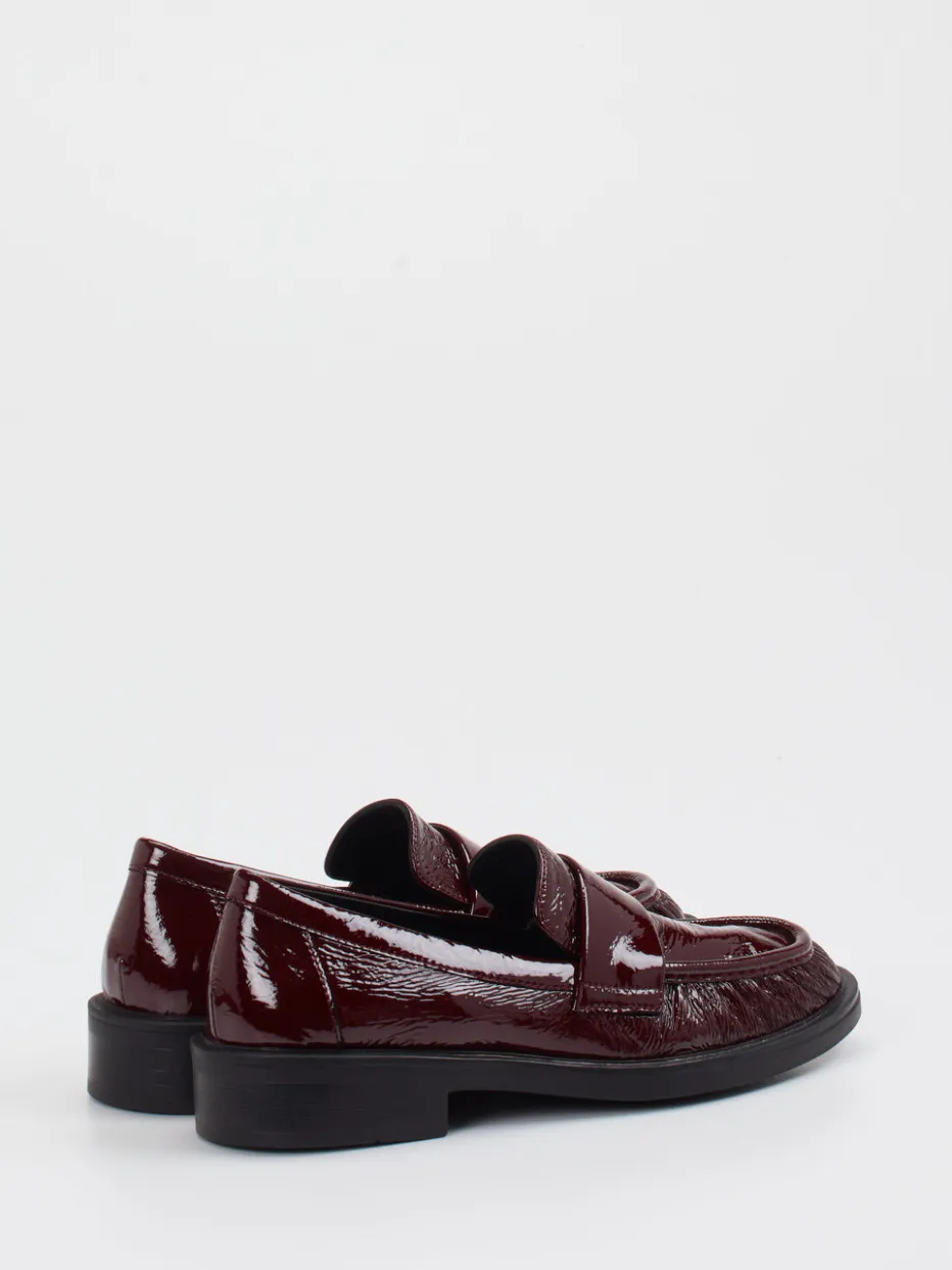 – Loafer aus Lackleder in Bordeaux*Strategia Sale