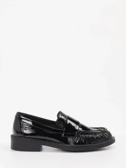 – Loafer aus Lackleder*Strategia Outlet