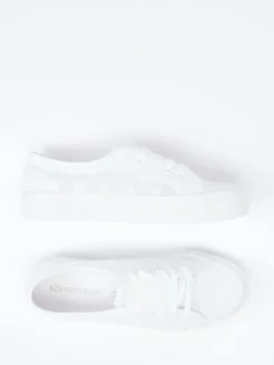 Damen Superga – Low-Top Sneaker aus Textil mit Spitzenoptik