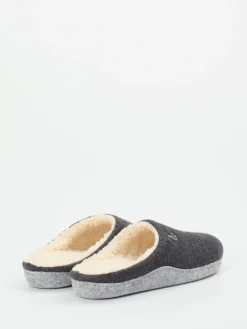 – Pantoffeln aus Recycling-Filz in*Thies Best