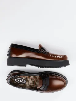 Damen Tod's – Loafer aus Hochglanzleder in