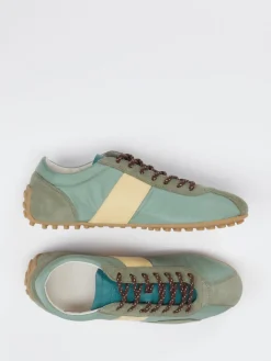 – Sneaker aus Veloursleder in Salbei*Tod's