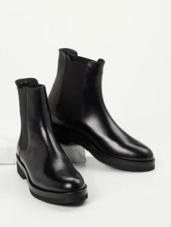 – Chelsea Boots aus Kalbleder glänzend*Truman's