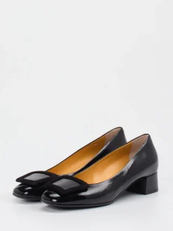 – Pumps aus Lackleder mit Zierschnalle*Truman's Sale