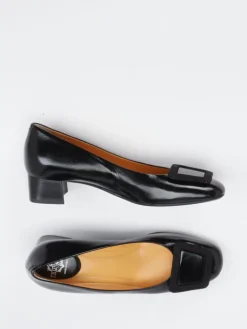 – Pumps aus Lackleder mit Zierschnalle*Truman's Sale