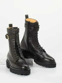 – Schnürboots aus Kalbleder in Dunkel*Truman's