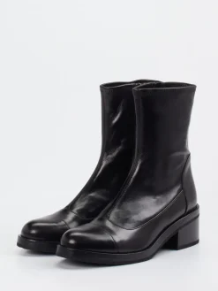 – Stiefeletten aus Veloursleder*Truman's Outlet