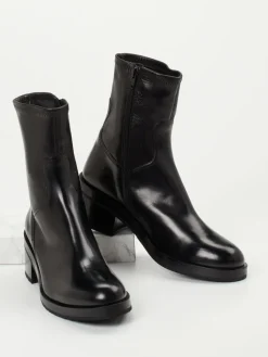 – Stiefeletten aus Kalbleder glänzend*Truman's Outlet