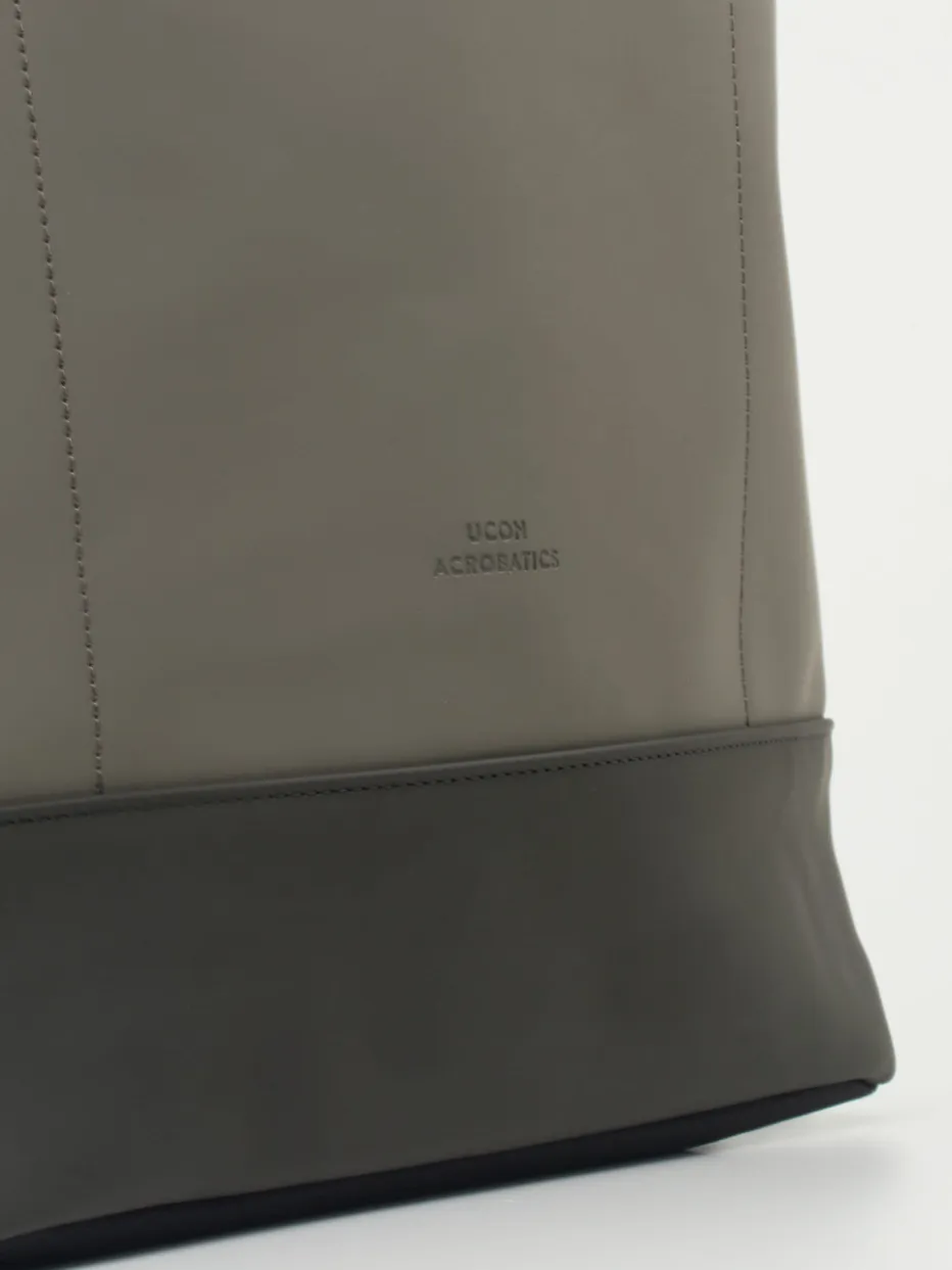 – Rucksack*Ucon Acrobatics Hot