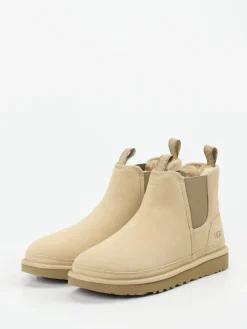 Herren UGG – Chelsea Boots aus Veloursleder sand