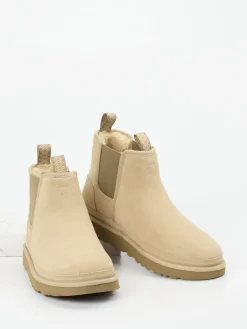 Herren UGG – Chelsea Boots aus Veloursleder sand