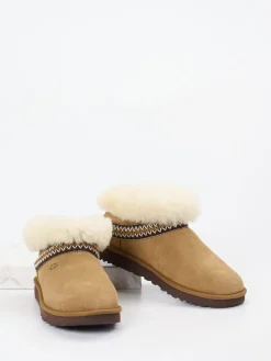 – Hausschuh aus Veloursleder karamell*UGG