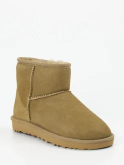 – Lammfell-Boots aus Veloursleder sandbeige*UGG Best