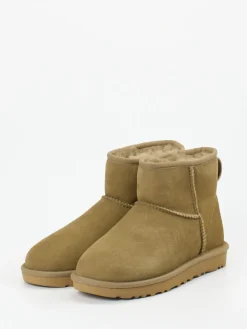 – Lammfell-Boots aus Veloursleder sandbeige*UGG Best