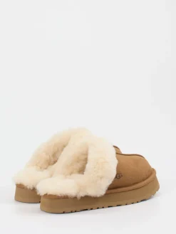 – Lammfell-Pantoffeln aus Veloursleder karamell*UGG Best