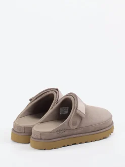 Damen UGG – Pantolette aus Veloursleder in Taupe