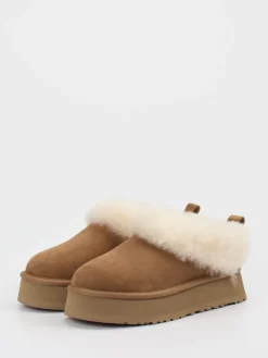 Damen UGG – Plattform-Hausschuh aus Veloursleder karamell