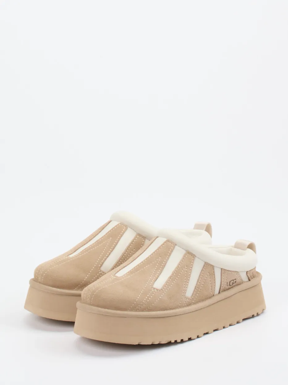 – Plattform-Pantoletten aus Veloursleder*UGG New