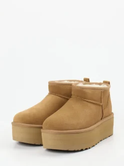 Damen UGG – Plattform-Stiefelette aus Veloursleder camel