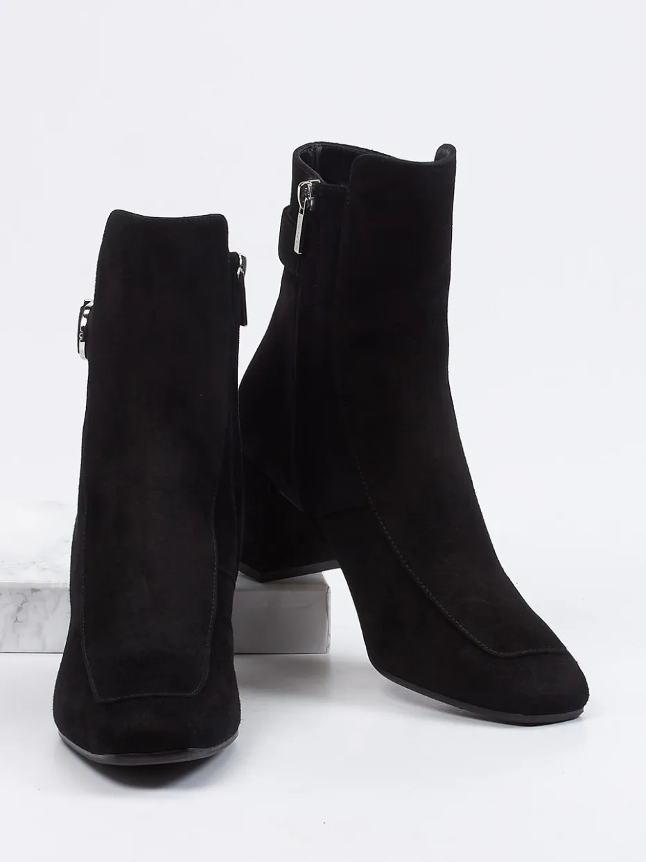 – Stiefelette aus Veloursleder*Unützer Best