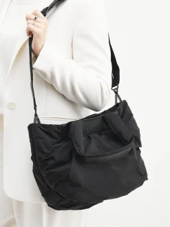 – Shopper aus Nylon in*VeeCollective Berlin Hot