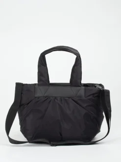 – Shopper aus Nylon in*VeeCollective Berlin Hot