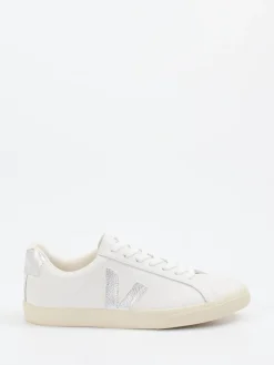 – Sneaker aus Kalbleder mit Metallic-Details*VEJA New