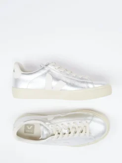 – Sneaker aus Kalbleder in*VEJA Outlet