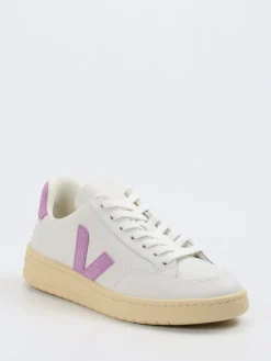 – Sneaker aus Kalbleder in Offwhite*VEJA Best