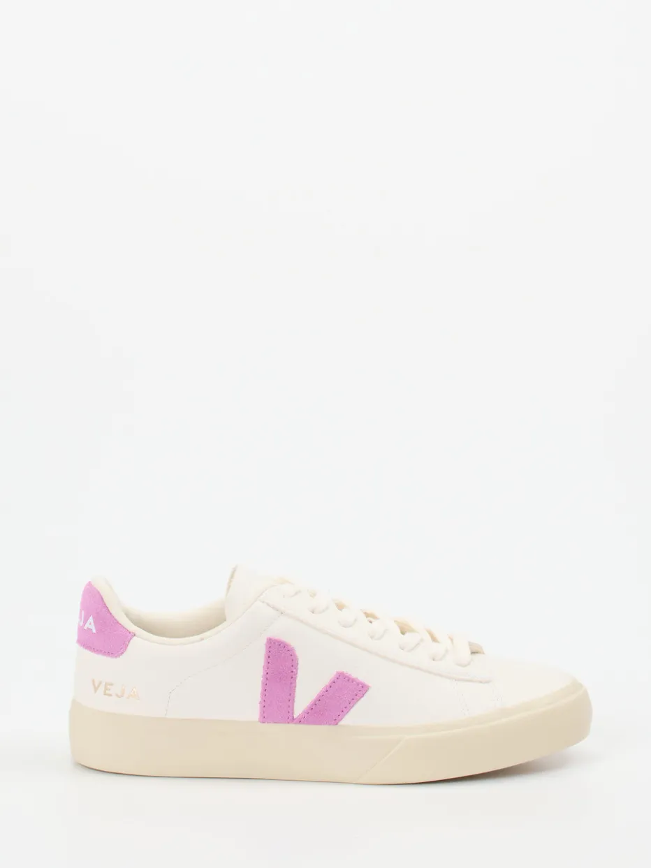 – Sneaker aus Kalbleder in Creme*VEJA Sale