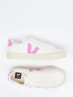 – Sneaker aus Kalbleder in Creme*VEJA Sale