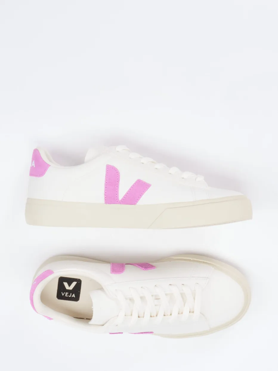 – Sneaker aus Kalbleder in Creme*VEJA Sale