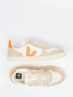 – Sneaker aus Kalbleder und Veloursleder Beige*VEJA