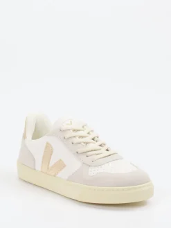 – Sneaker aus Kalbleder in Creme*VEJA Clearance