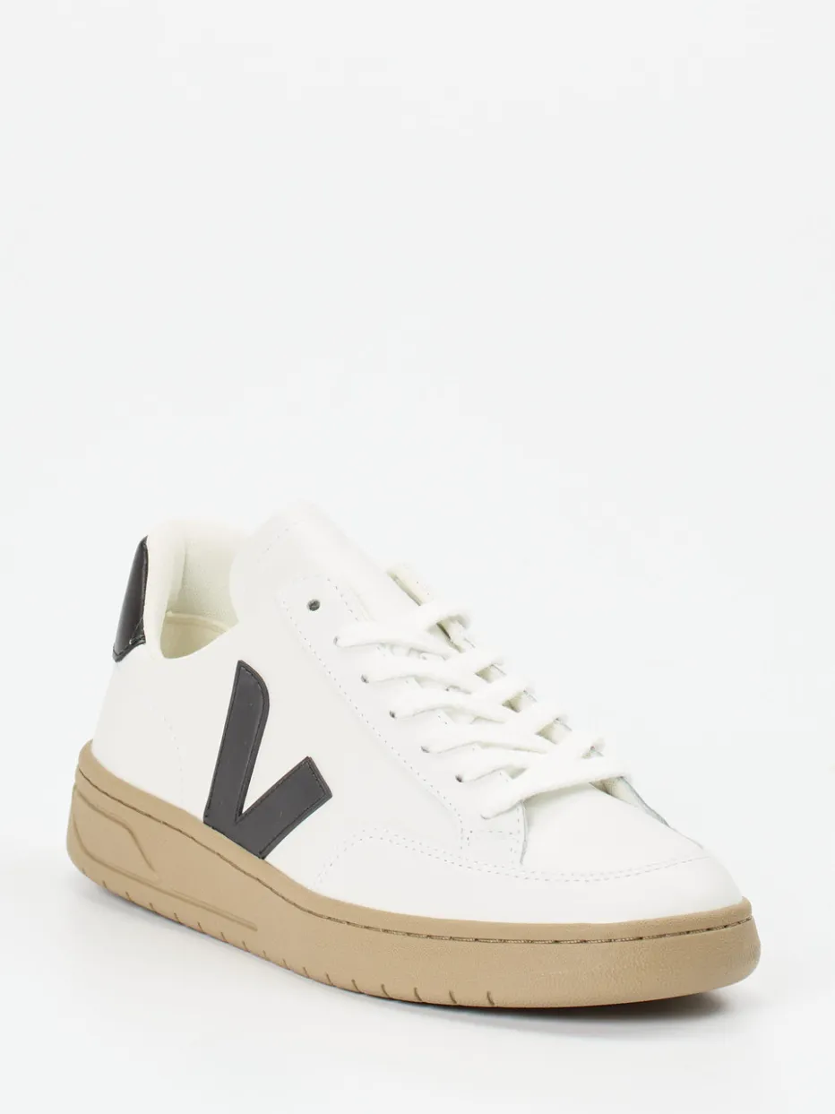 – Sneaker aus Kalbleder in*VEJA Outlet