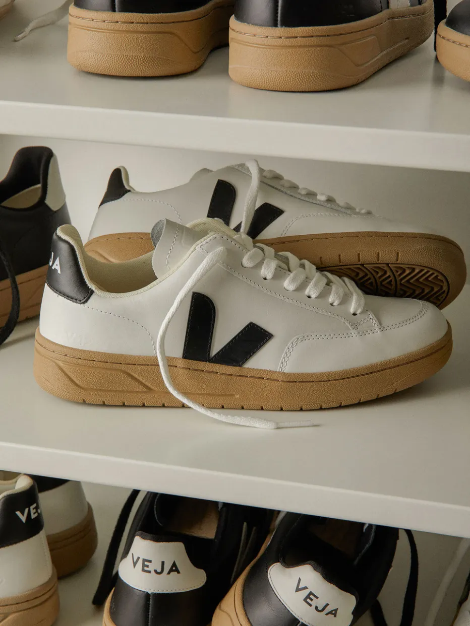 – Sneaker aus Kalbleder in*VEJA Outlet