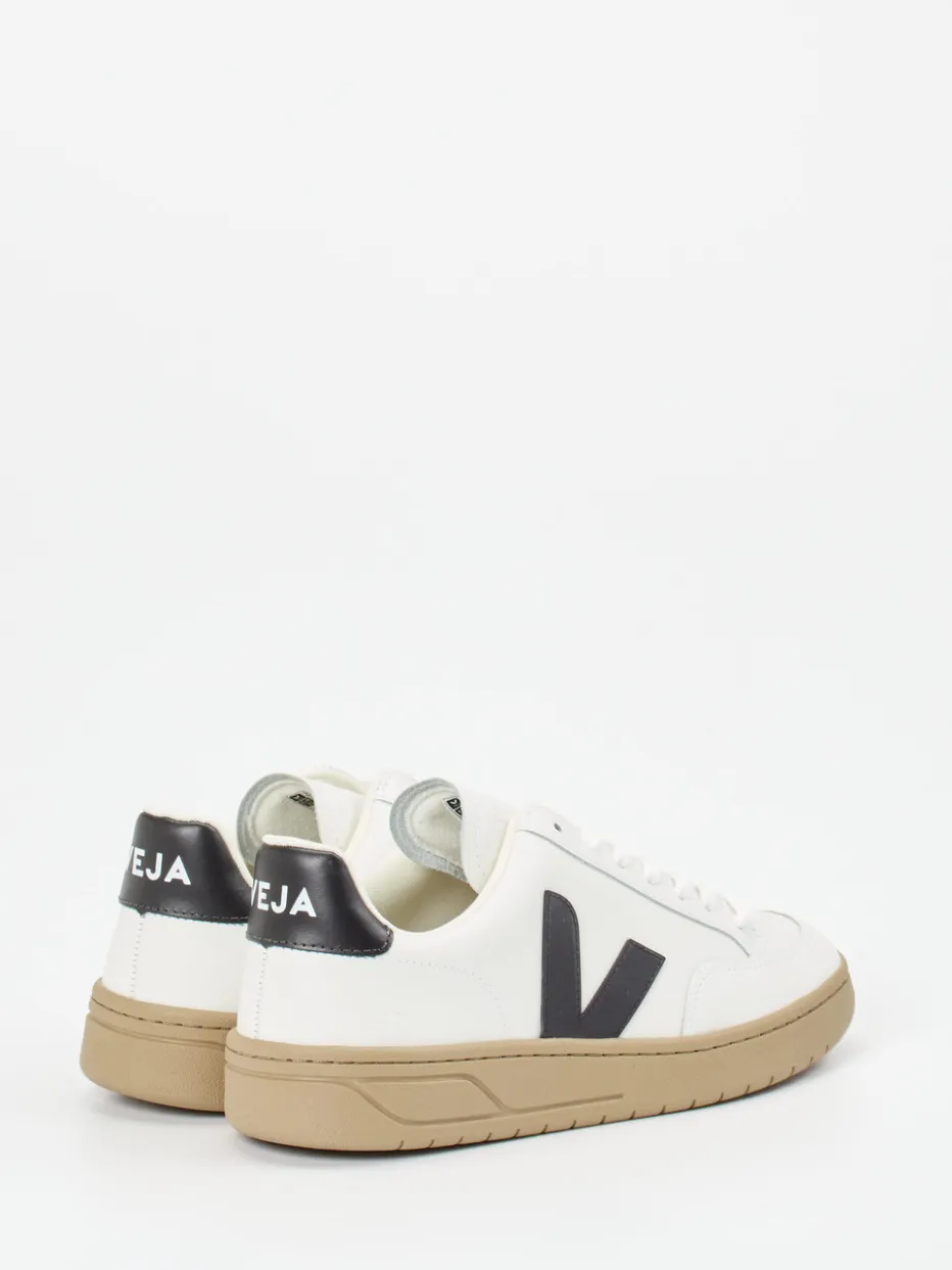 – Sneaker aus Kalbleder in*VEJA Outlet