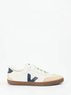 – Sneaker aus Leder in Creme*VEJA