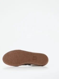 – Sneaker aus Leder in Creme*VEJA