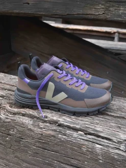 Herren VEJA – Trail-Sneaker aus veganem Meshtextil schwarz