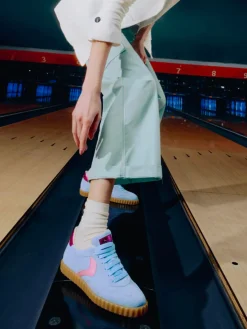 – Retro-Sneaker aus Veloursleder Hell*Voile Blanche Outlet