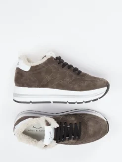 – Sneaker aus Veloursleder schlamm*Voile Blanche Hot