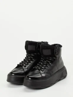 – Schnürboots aus Hochglanzleder*Woolrich Outlet