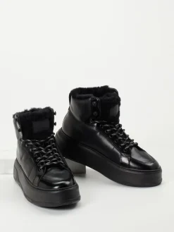 – Schnürboots aus Hochglanzleder*Woolrich Outlet